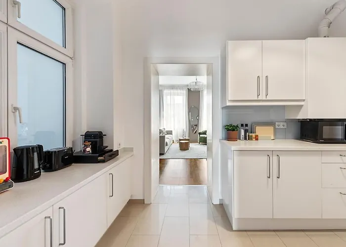Modern 3br Near Center & Metro U6 דירה וינה