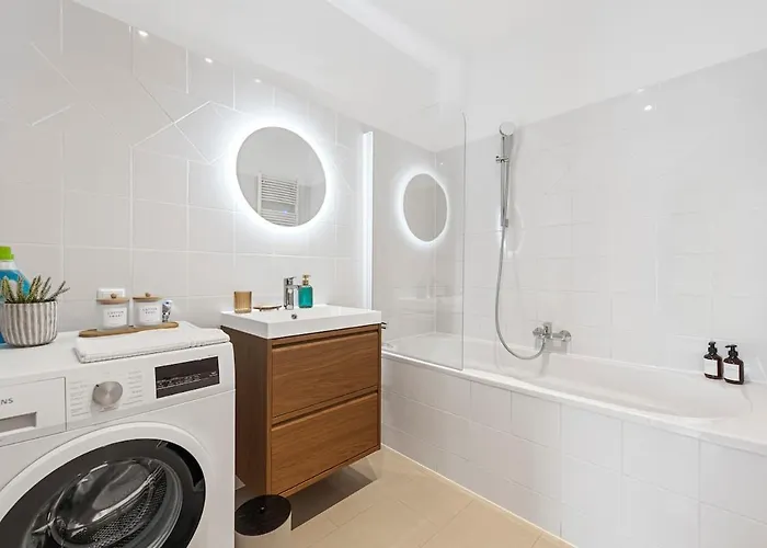Modern 3br Near Center & Metro U6 * וינה