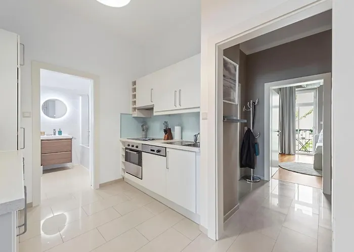 Modern 3br Near Center & Metro U6 * וינה