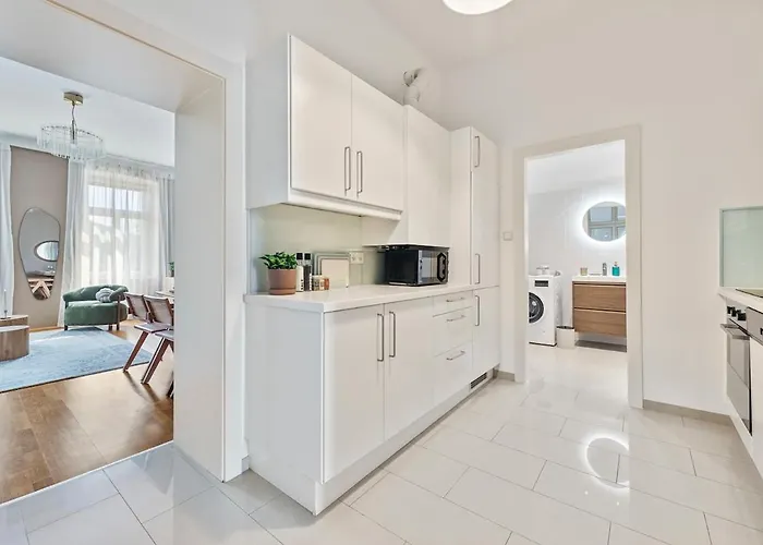 Modern 3br Near Center & Metro U6 וינה